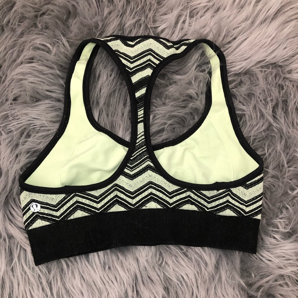Lululemon sports bra size 4